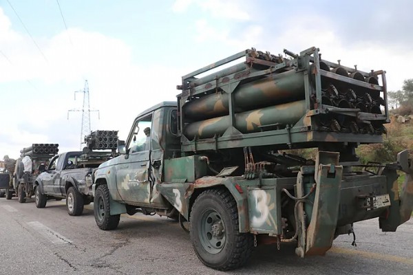 Suriye ordusu Deyr Hafir'de! Terör örgütü YPG/SDG geri çekiliyor